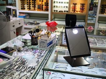 光谷展览服务附近眼镜店 新郁路846弄56号520室眼镜店探访